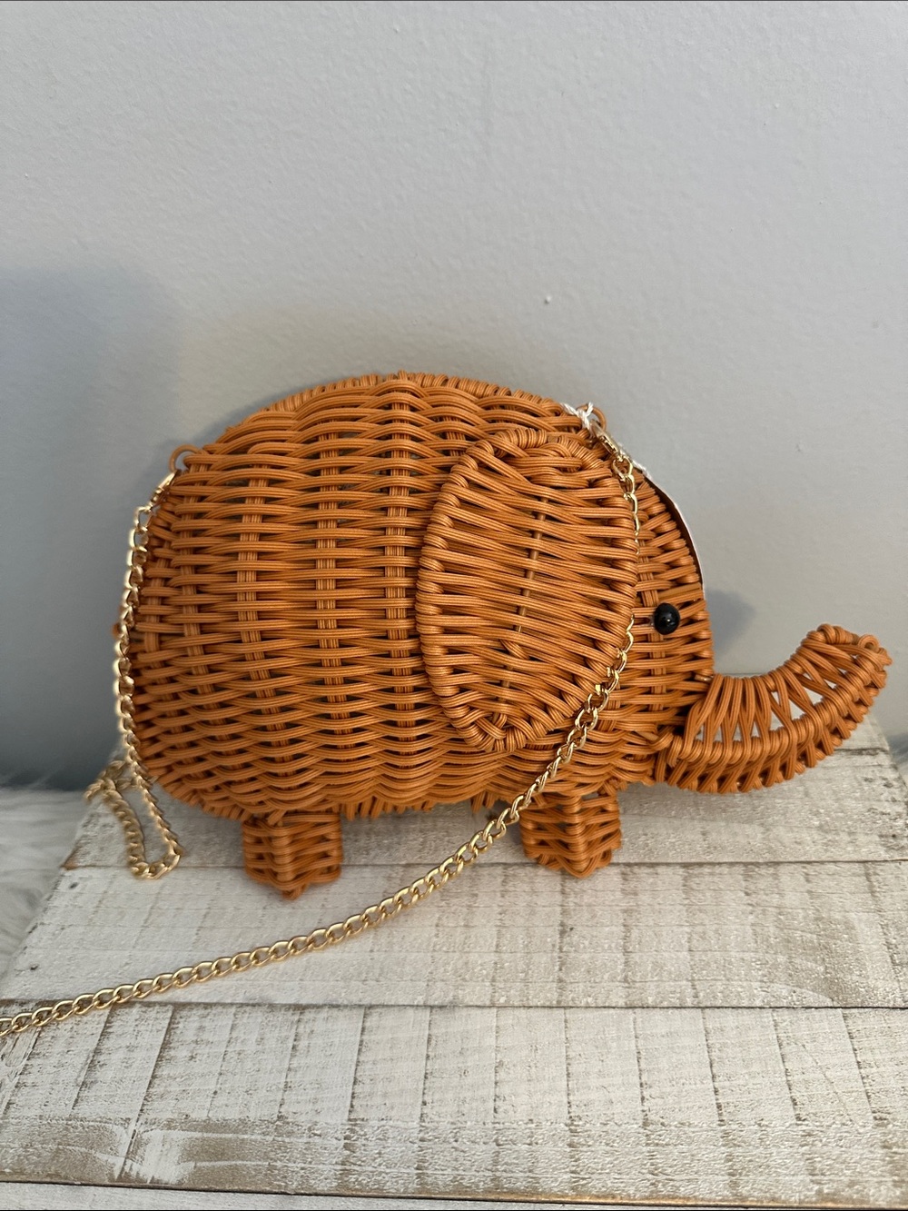 Nwt Tommy bahama elephant bag - Picture 4 of 10